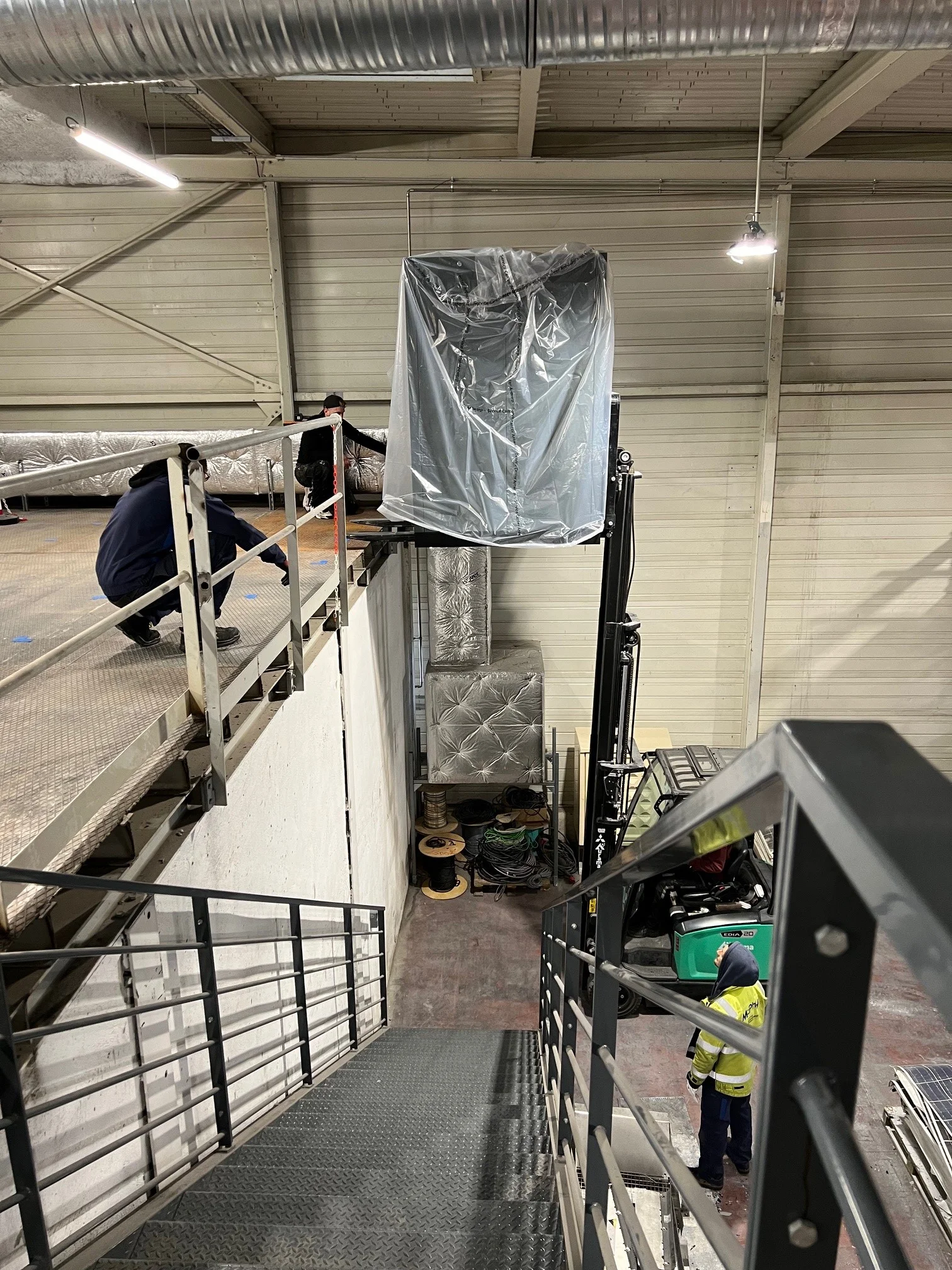 Installation de production d’azote sur-mesure pour l’industrie high-tech, comprenant compresseurs, sécheurs et générateurs Atlas Copco